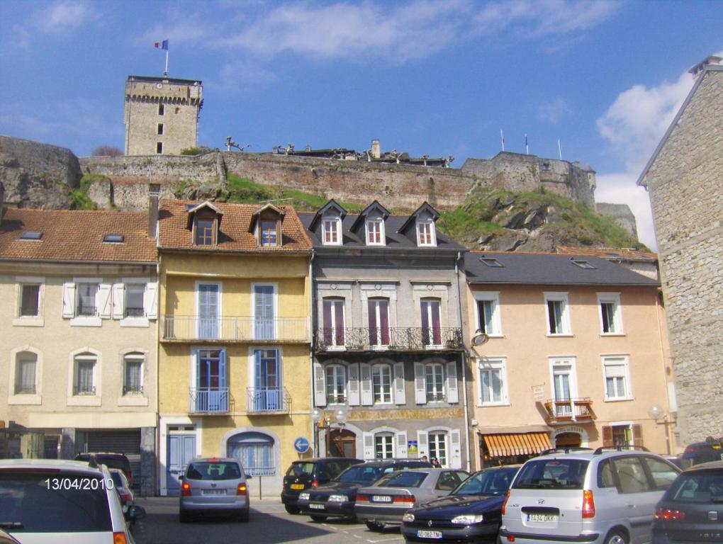 Au Pied Du Chateau Lourdes Exterior foto